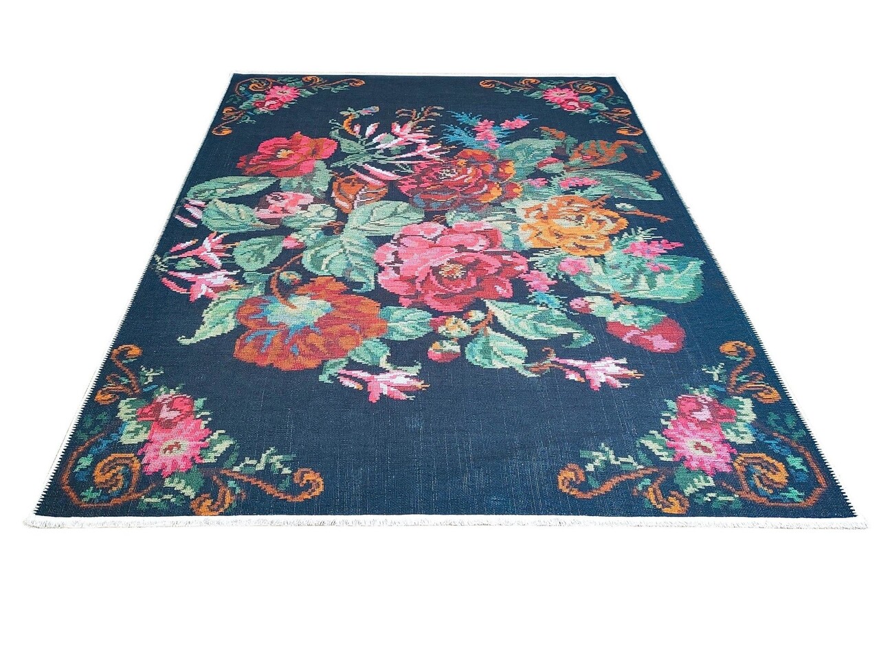 Adrasos Vintage Teppich Schwarz – Floral & Waschbar Adrasos Vintage Teppich Schwarz – Floral & Waschbar