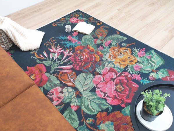 Adrasos Vintage Teppich Schwarz – Floral & Waschbar Adrasos Vintage Teppich Schwarz – Floral & Waschbar