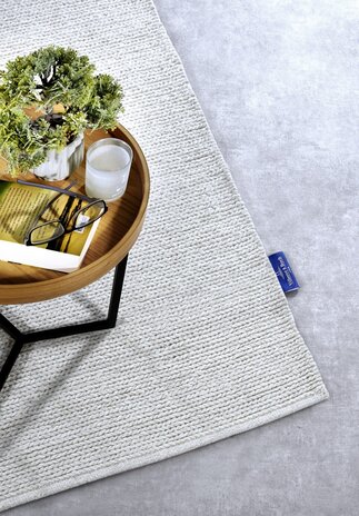 Wollteppich - Francois Weiß Wollteppich - Francois Weiß