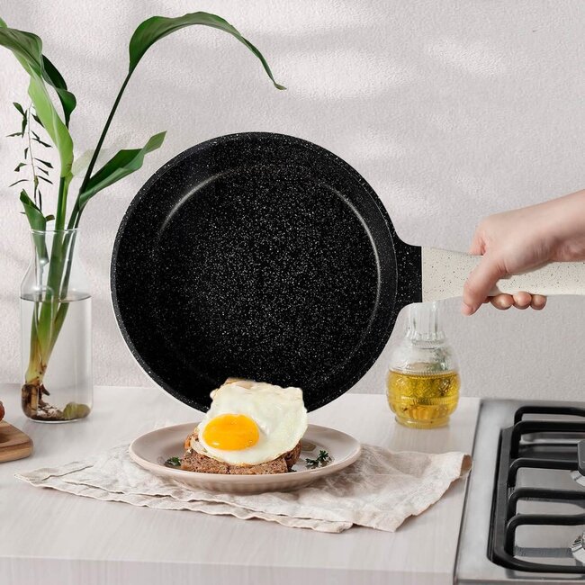 Royalty Line® 14-Piece Cookware Set | Cream