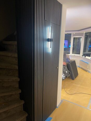 Oppio €45 PER PANEEL - 60x260 cm ZWART Eiken akoestische wand panel lattenwand met Vilt Oppio €45 PER PANEEL - 60x260 cm ZWART Eiken akoestische wand panel lattenwand met Vilt