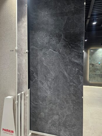 Oppio €89 PER PANEEL - 120x280x0,3 cm - PVC Wandpaneel MAT Antraciet Leisteen Oppio €89 PER PANEEL - 120x280x0,3 cm - PVC Wandpaneel MAT Antraciet Leisteen
