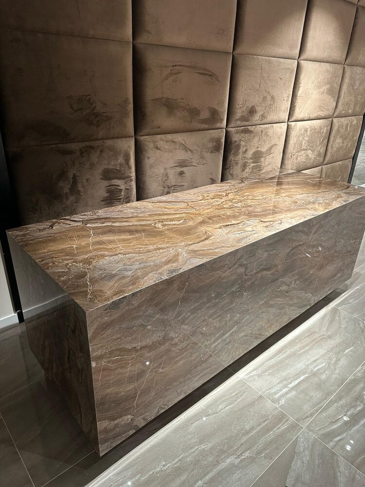 Oppio €79 PER PANEEL - 120x280x0,3 cm - PVC Wandpaneel Milos Bruin Marmerlook Hoogglans -