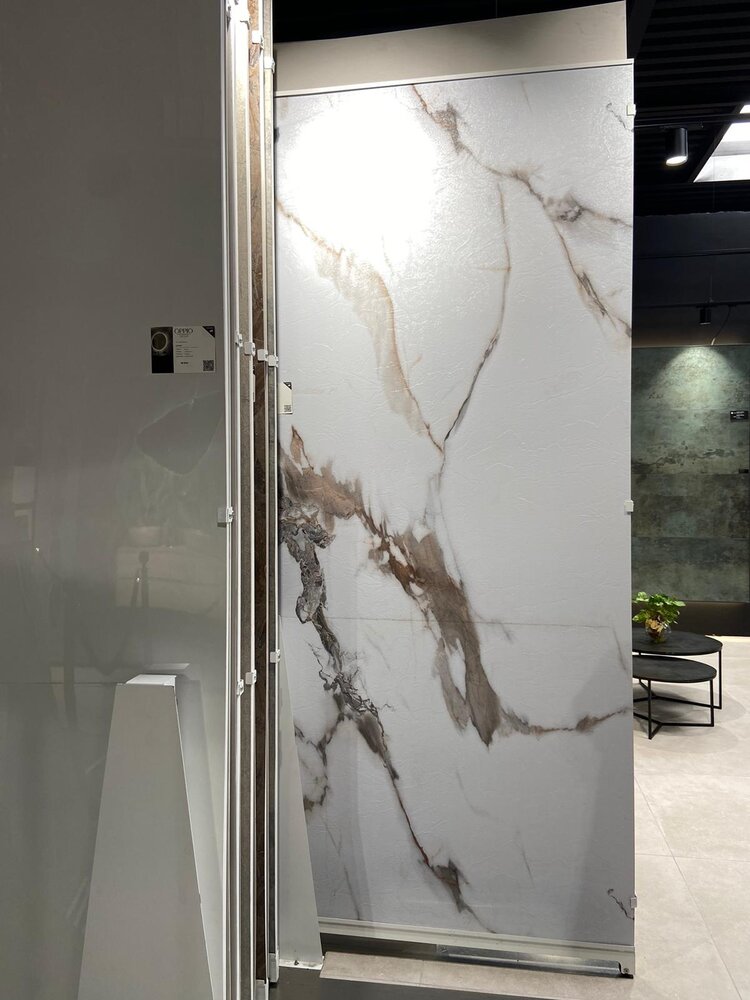 Oppio €99 PER PANEEL - 120x280x0,3 cm - PVC Wandpaneel MAT Calacatta GOLD Oppio €99 PER PANEEL - 120x280x0,3 cm - PVC Wandpaneel MAT Calacatta GOLD