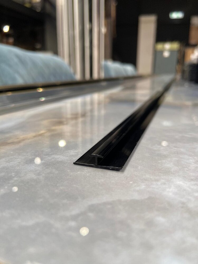 Oppio Tussenprofiel tbv. PVC Wandpanelen - Zwart