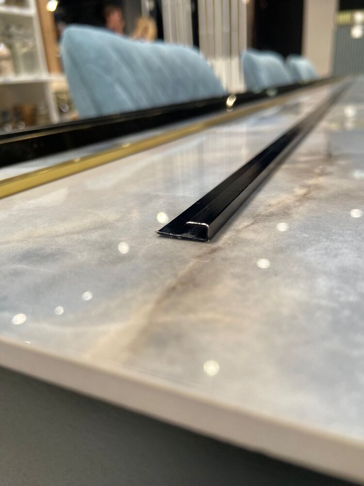 Oppio Eindprofiel tbv. PVC Wandpanelen - Zwart Oppio Eindprofiel tbv. PVC Wandpanelen - Zwart