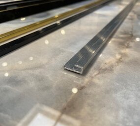Oppio Eindprofiel tbv. PVC Wandpanelen - Zilver Oppio Eindprofiel tbv. PVC Wandpanelen - Zilver