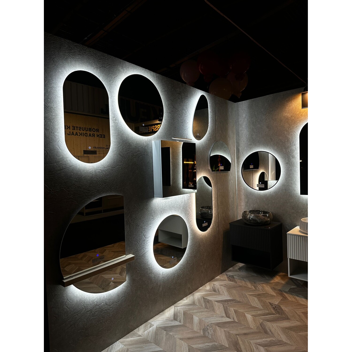 Badkamerspiegel 80x70 – verwarmd, dimbaar, instelbare kleur
