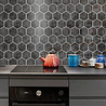 Oppio Antraciet Marble Hexagon - Zelfklevende Mozaïek 29.2x25.4x3.3 mm Oppio Antraciet Marble Hexagon - Zelfklevende Mozaïek 29.2x25.4x3.3 mm
