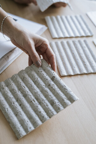 MUOZO MUOZO -Roman Columns SAND 280x60 Flexibele Wandpanelen