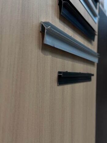 Oppio Tussenprofiel  tbv. Bamboo Wandpanelen  - Zwart