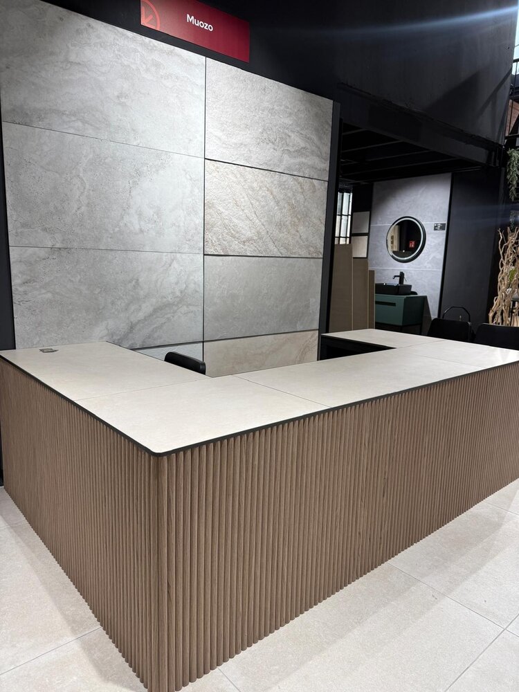 Oppio RONDE LATTEN - WALNOOT Eiken akoestische wand panelen lattenwand met Vilt