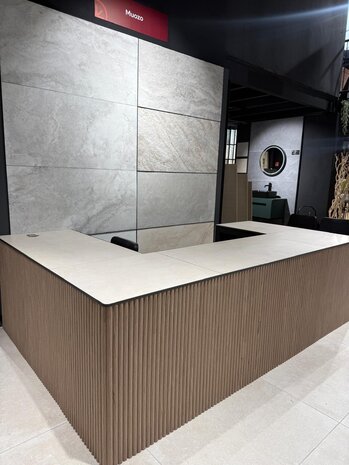 Oppio RONDE LATTEN - WALNOOT Eiken akoestische wand panelen lattenwand met Vilt