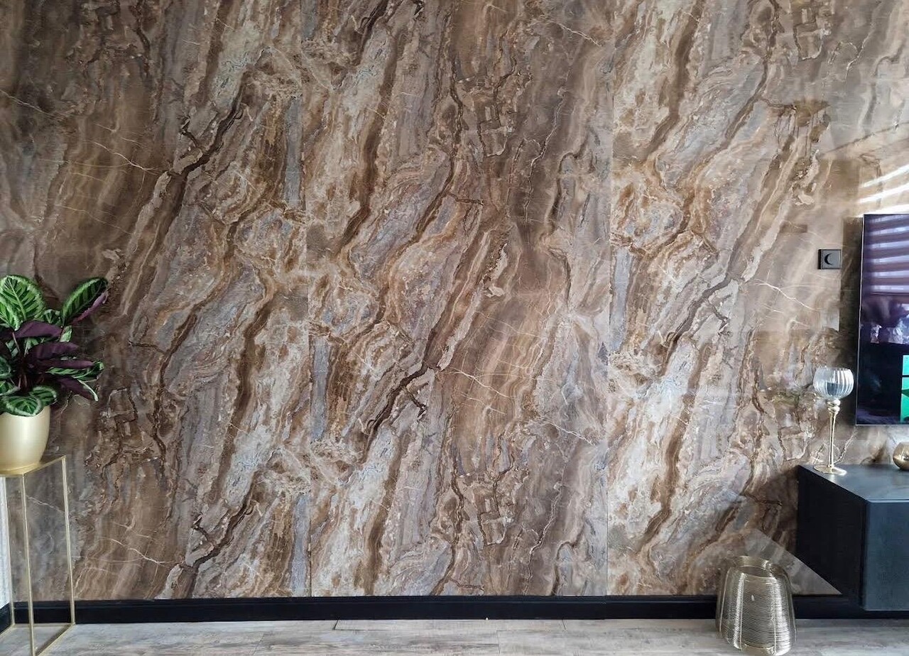 Oppio €67 PER PANEEL - 120x280x0,3 cm - PVC Wandpaneel Milos Bruin Marmerlook Hoogglans -