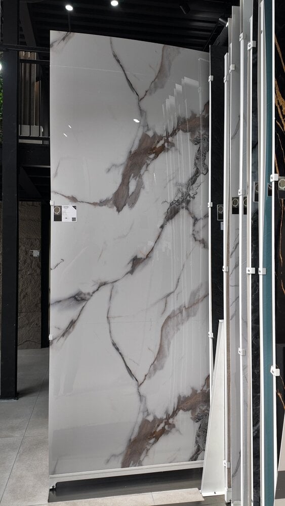 Oppio €49 PER PANEEL - 120x280x0,3 cm - PVC Wandpaneel Calacatta Gold Hoogglans
