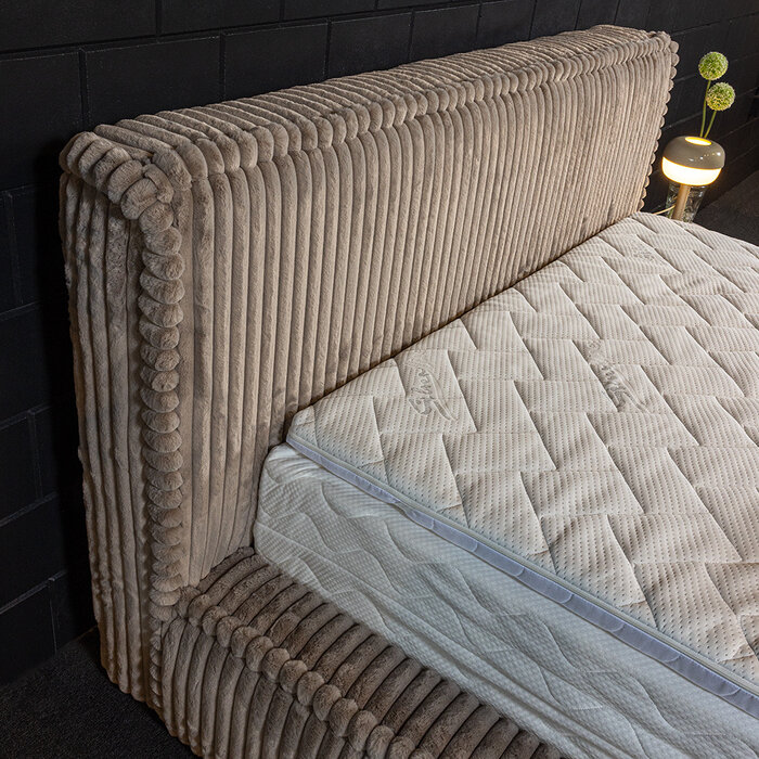 Bed Bellagio 180x200