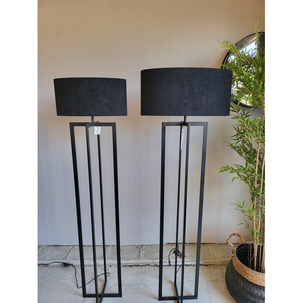 Light en Living Vloerlamp MACE Mat Zwart 30x30x140 cm van Light & Living