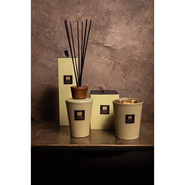 PTMD Luxe geur giftset Exclusieve geurstokjes 1L + geurkaars 900g black forest