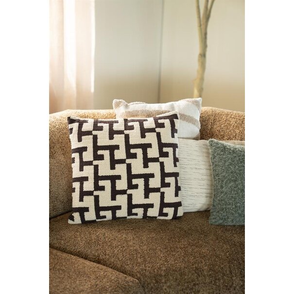 By Boo Kussen Ziggy – bruin