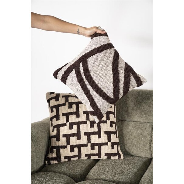 By Boo Kussen Ziggy – bruin