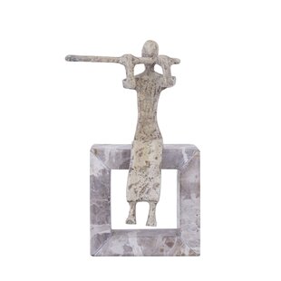 Ornament Aleria Beige dame met fluit op marmeren voetstuk