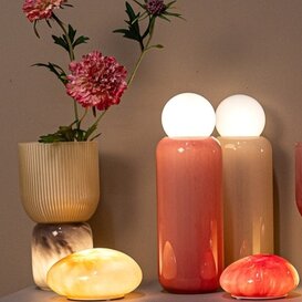 Alayna groene geribbelde pot met LED-verlichting aan de onderkant