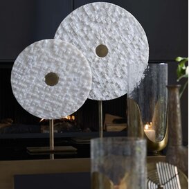 Ornament op voet 35x12x50 cm YVO marmer wit+antiek brons