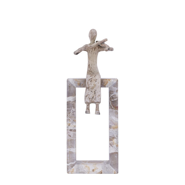 PTMD Ornament Aleria Beige viooldame op marmeren voetstuk