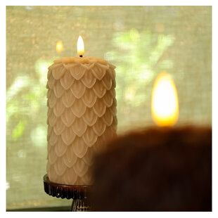 LED-B Kaars Dennenkegel Lyon L beige - 8,5 x 8,5 x 15 cm