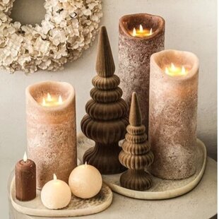 LED-kaars rustiek beige 38 cm hoog met 3 bewegende vlammetjes