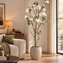 Kunstboom Magnolia wit in zwarte pot 173 cm hoog