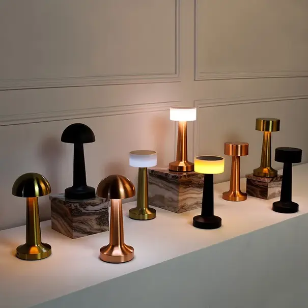 Countryfield Tafellamp met dichte kap Lampa goud