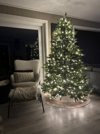 Kunstig Juletre Vigeland 210cm 700-LED-Lys Kunstig Juletre Vigeland 210cm 700-LED-Lys