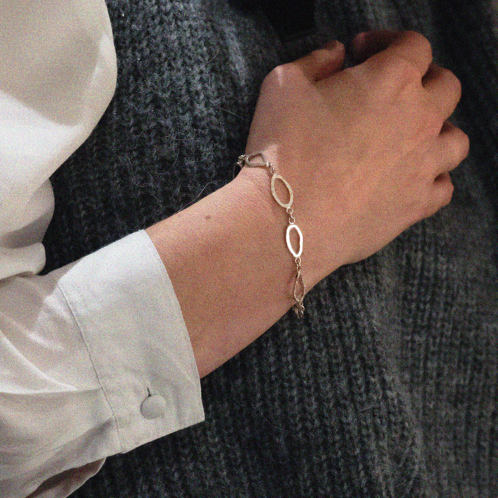 Eye schakelarmband gehamerd
