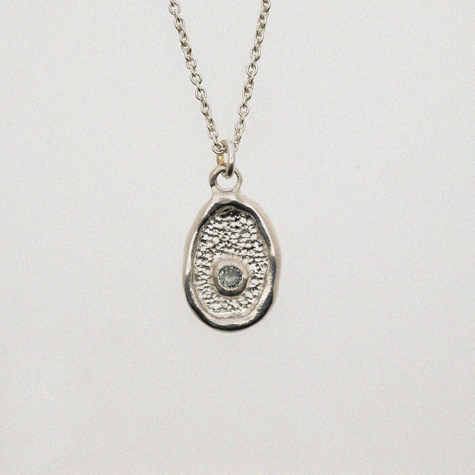 Ketting Jamie met groene saffier