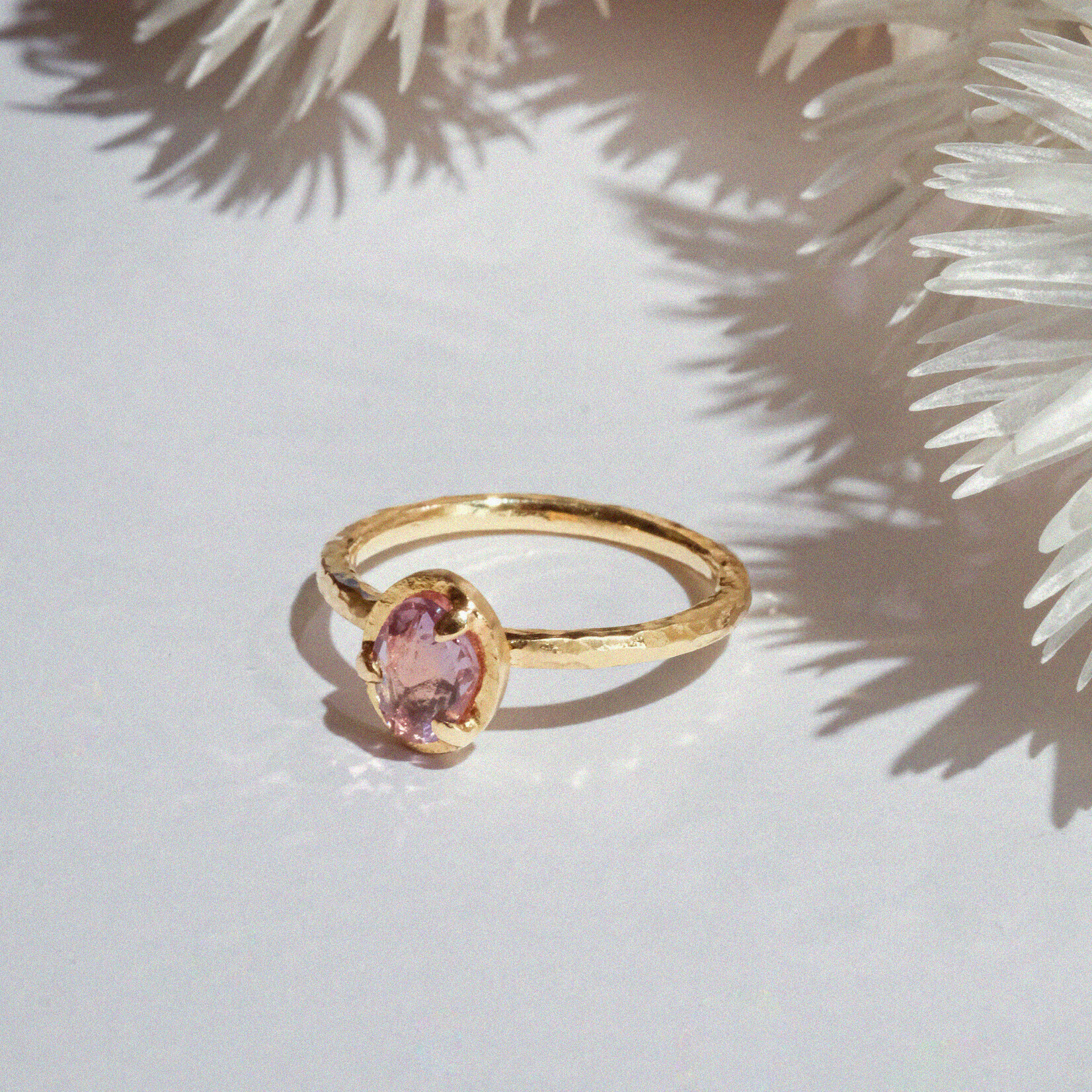 ring Helsinki roze saffier