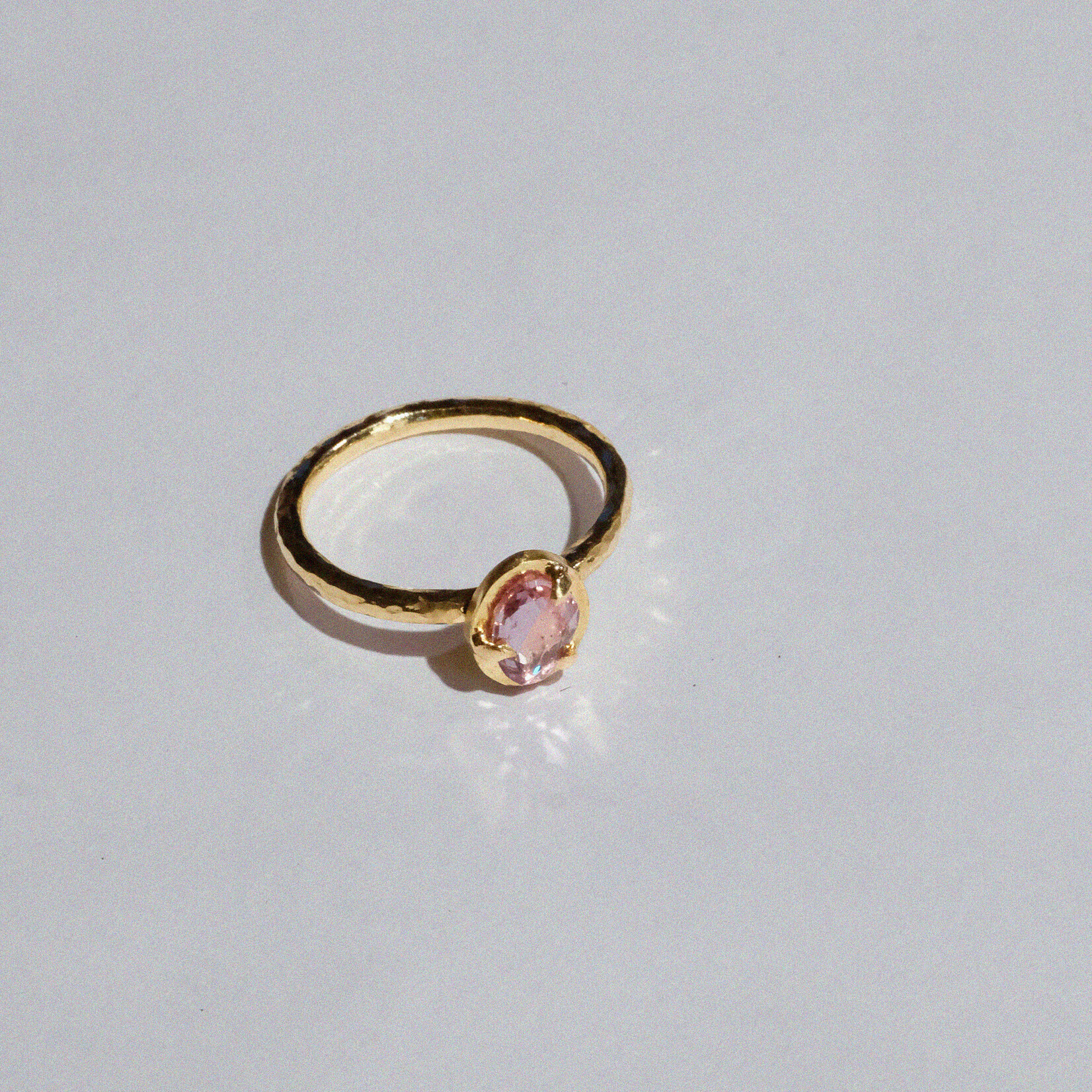 ring Helsinki roze saffier