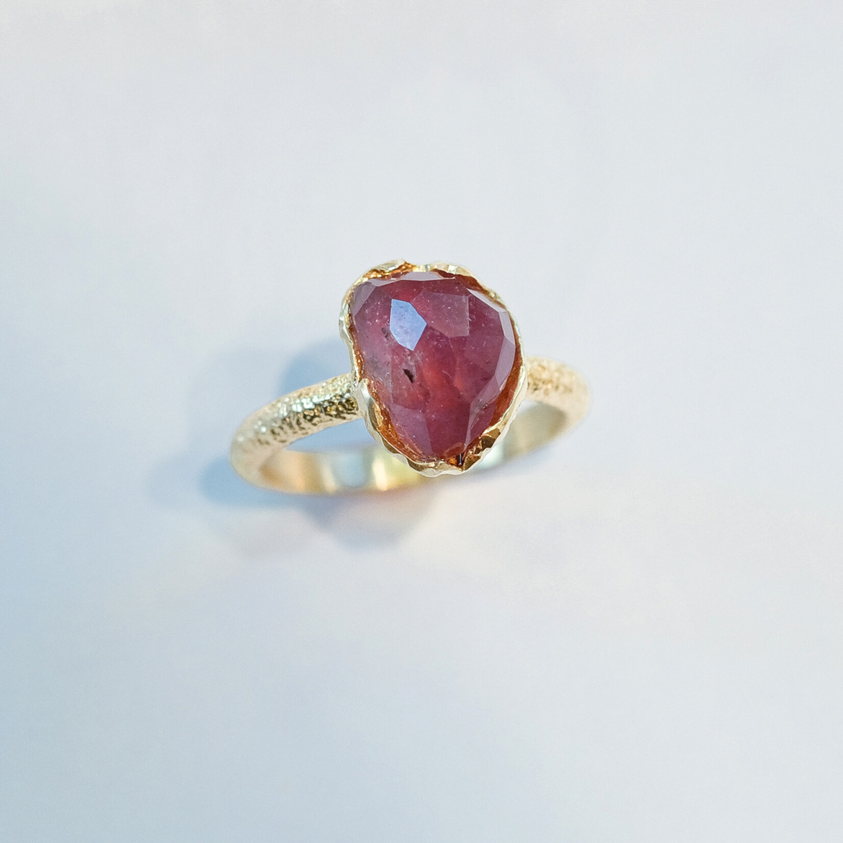 Ring Amsterdam toermalijn donker roze