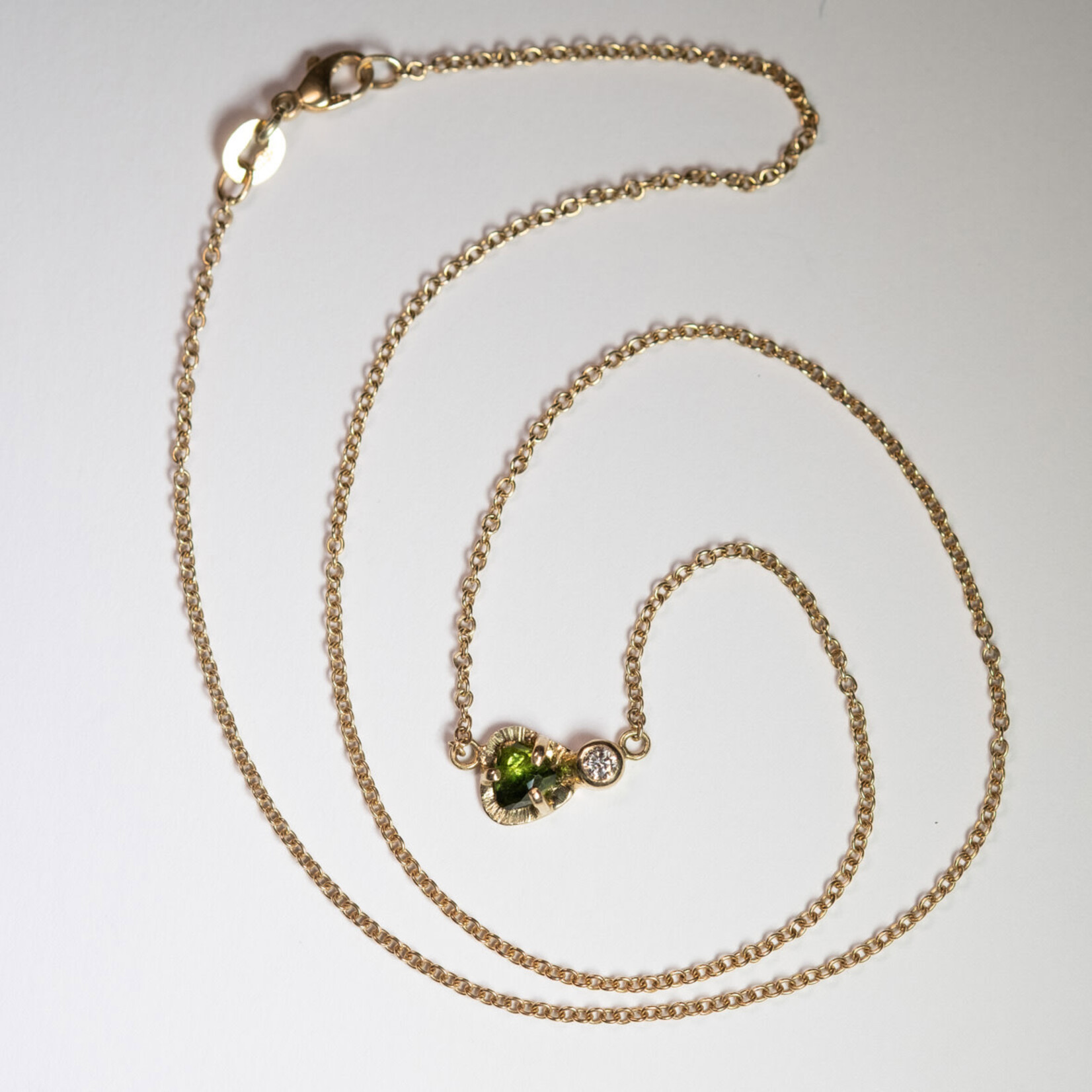 Ketting Helsinki met saffier en diamant