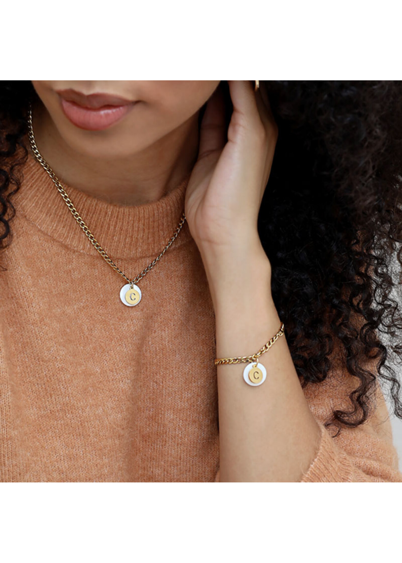 Chain with initial charm