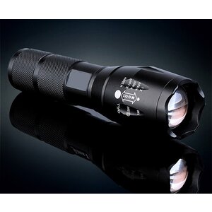 FlinQ Militaire Zaklamp - LED Zaklantaarn met 2000 Lumen - 1000 Meter - 1 + 1 Gratis