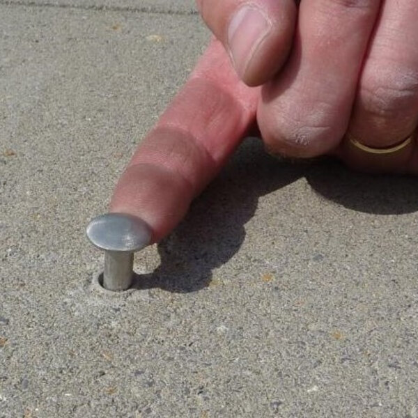 Edelstahl-Bodenanker für Poolabdeckung - Beton und Stein