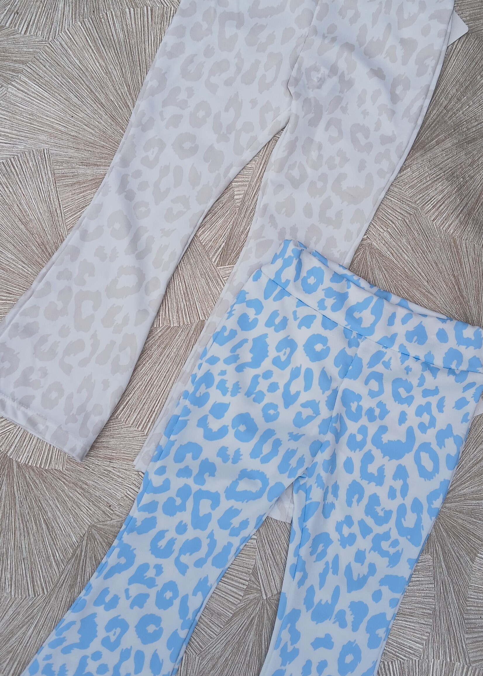 Leopard Flair White/Blue