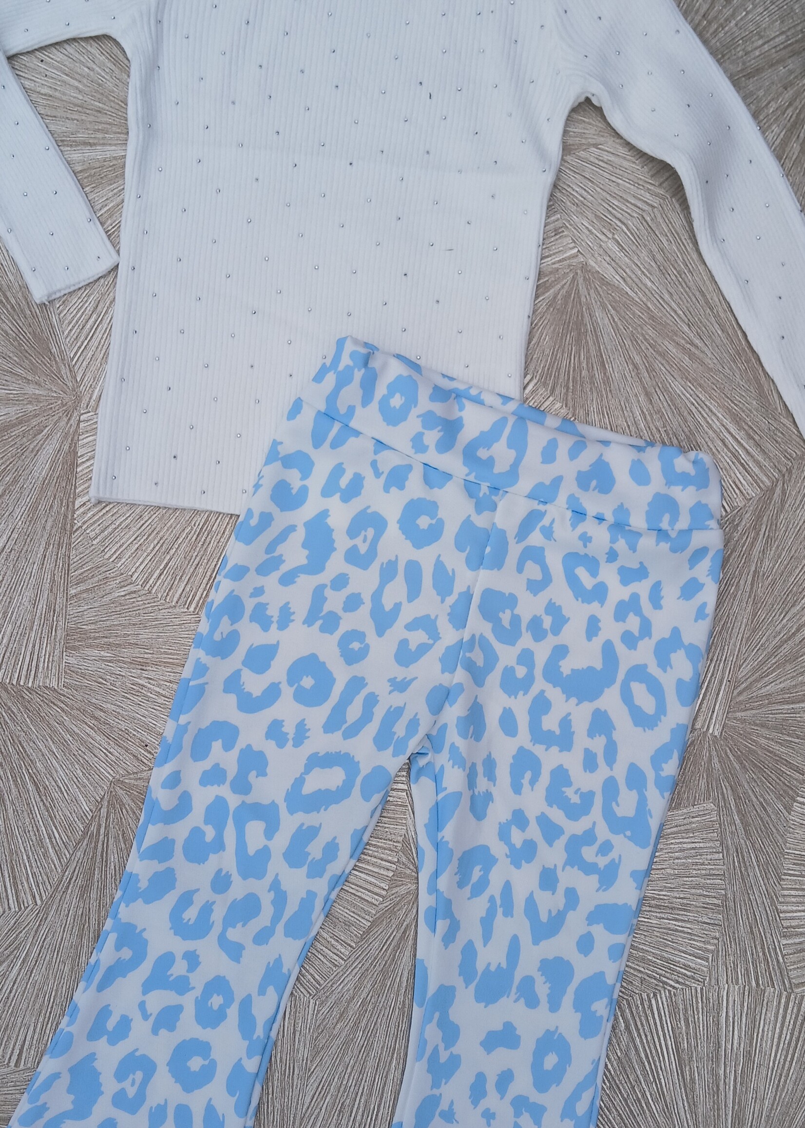 Leopard Flair White/Blue