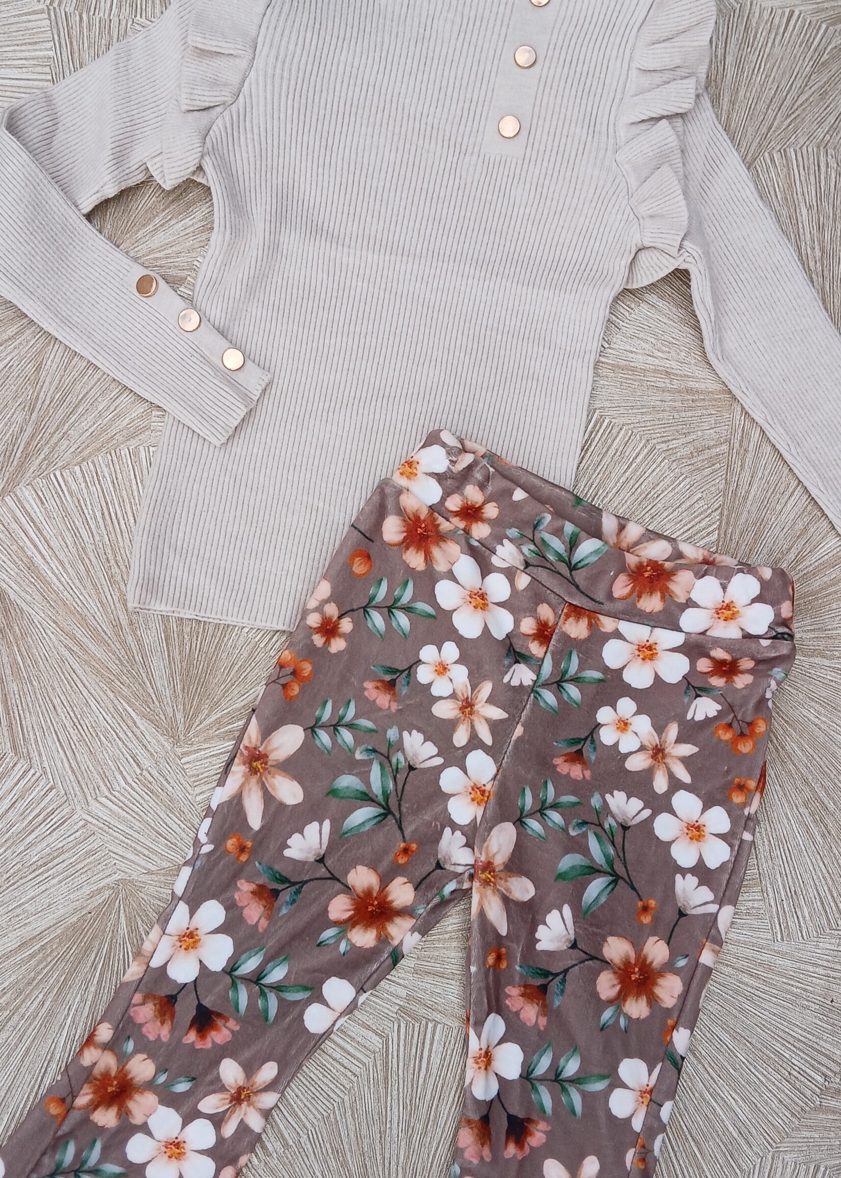 Velvet Flower Flair Taupe