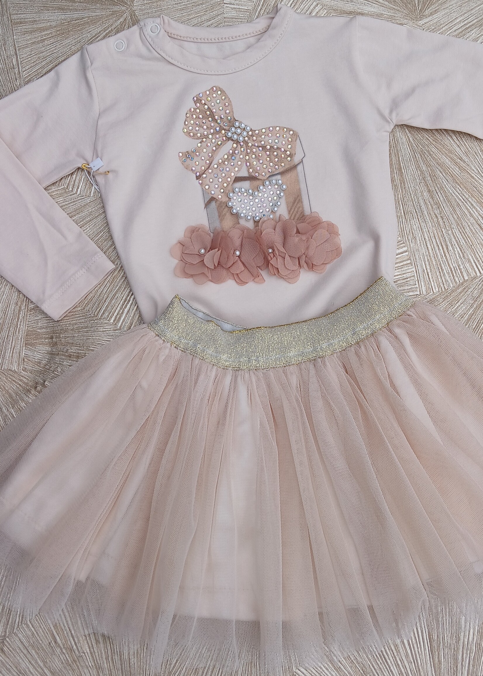 Luxury Hearts Presents Champagne