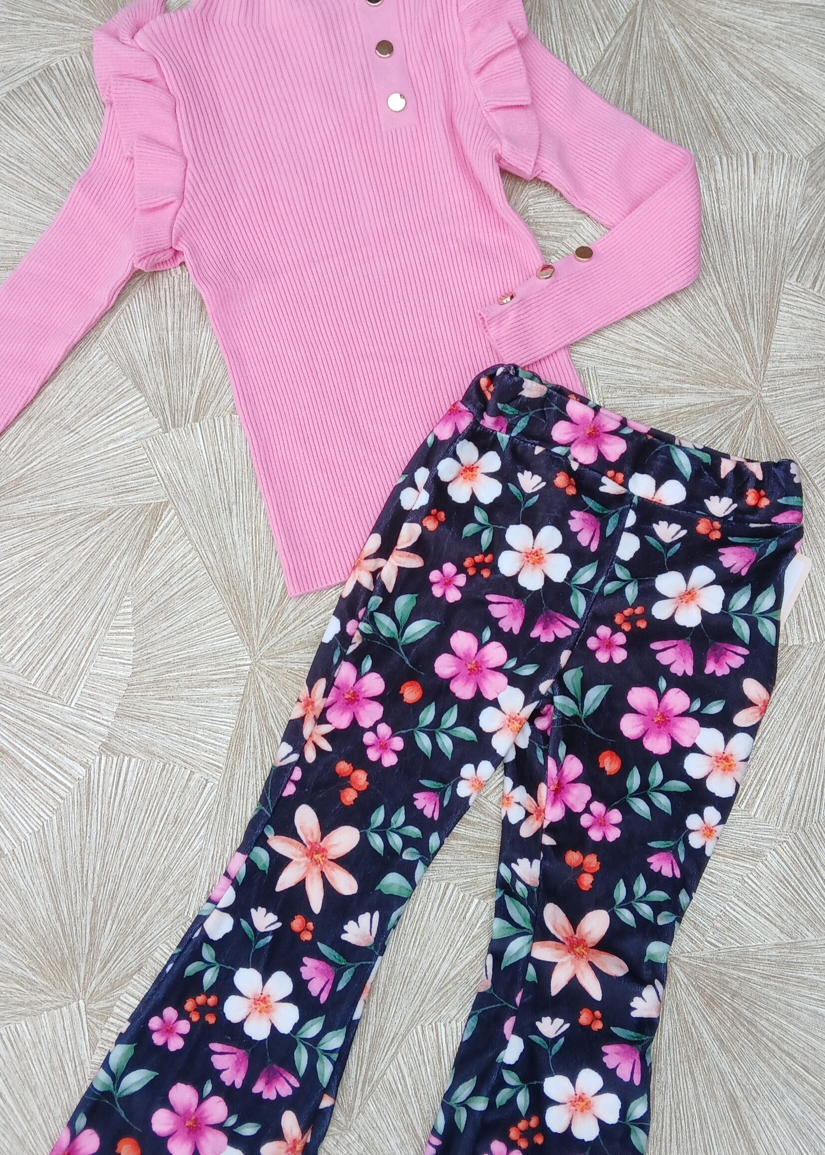 Velveet Flower Flair Black