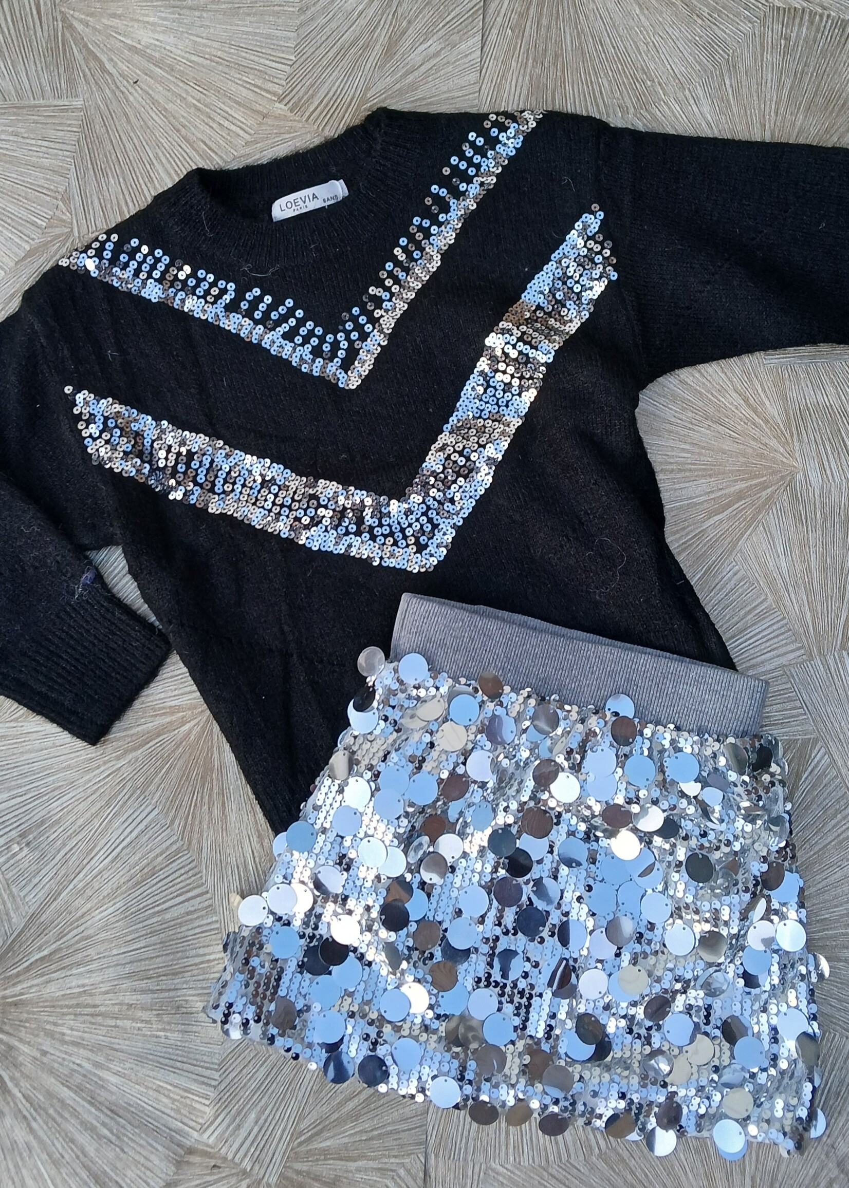 Loevia V Trui  Glamour