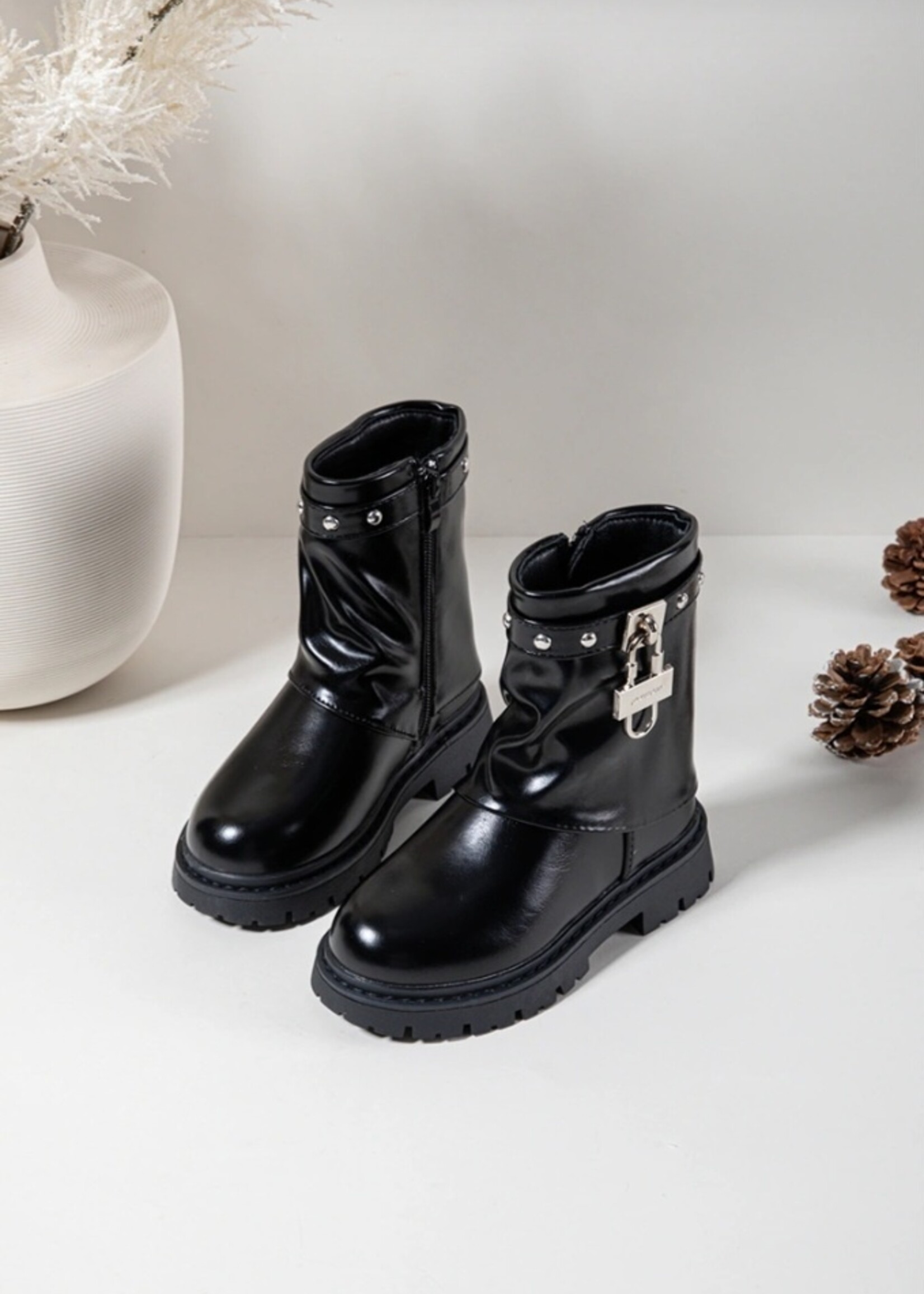 Padlock Boots Black