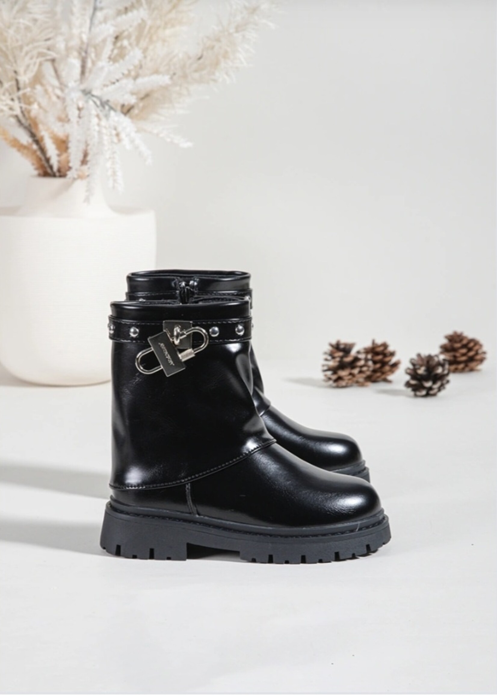 Padlock Boots Black